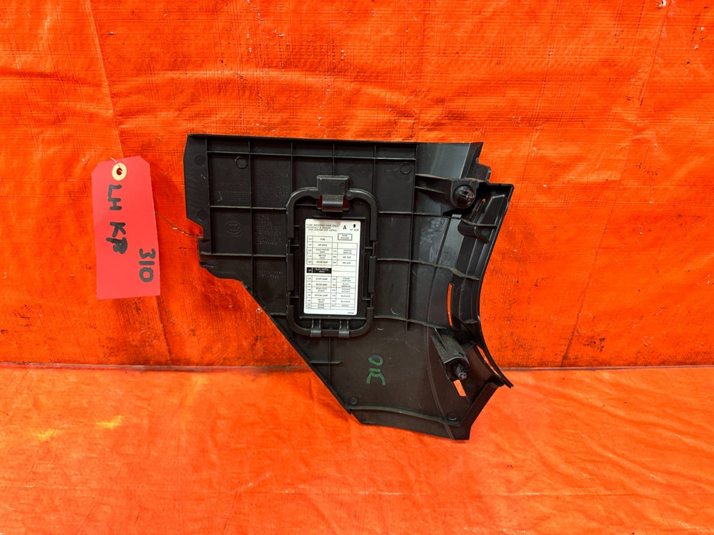 09 15 INFINITI G37 CONVERTIBLE   KICK PANEL   DRIVER LEFT SIDE   BLACK 3101