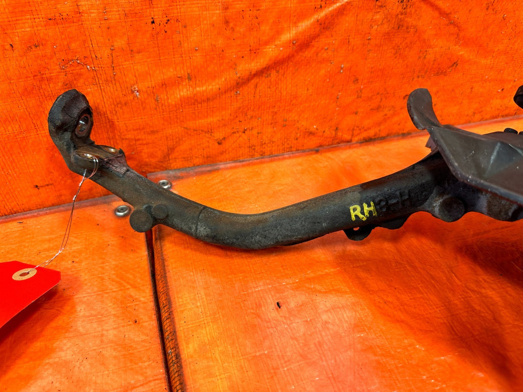 90 91 HONDA CIVIC HATCHBACK   PASSENGER RIGHT FRONT SPINDLE KNUCKLE HUB OEM 3259