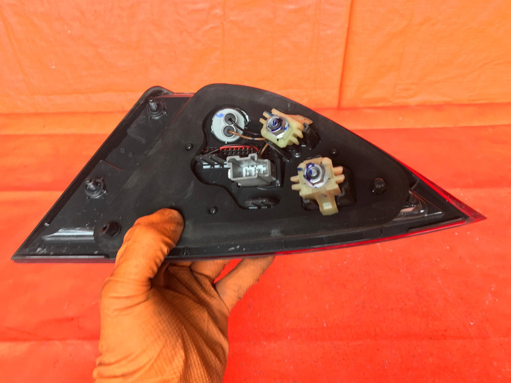 OEM 2015 2016 2017 CHRYSLER 200 DRIVER LEFT INNER TRUNK TAIL LIGHT LAMP LED6