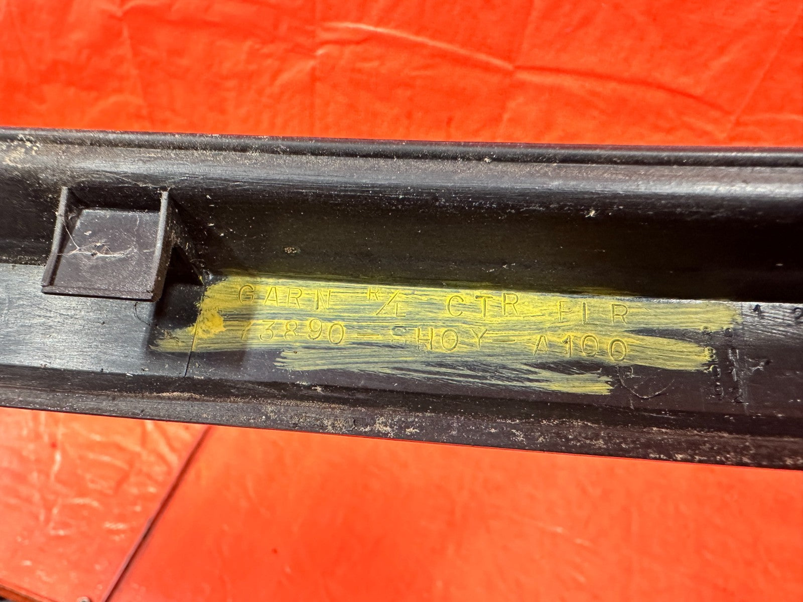 90 91 HONDA CIVIC HATCHBACK   RIGHT CENTER PILLAR TRIM   73890 SH0 A10 OEM 3172