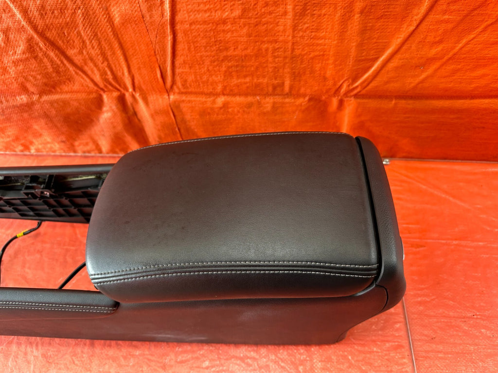 16 20 INFINITI Q50 / 17 20 Q60   ARM REST CENTER CONSOLE   OEM FACTORY OE #2421