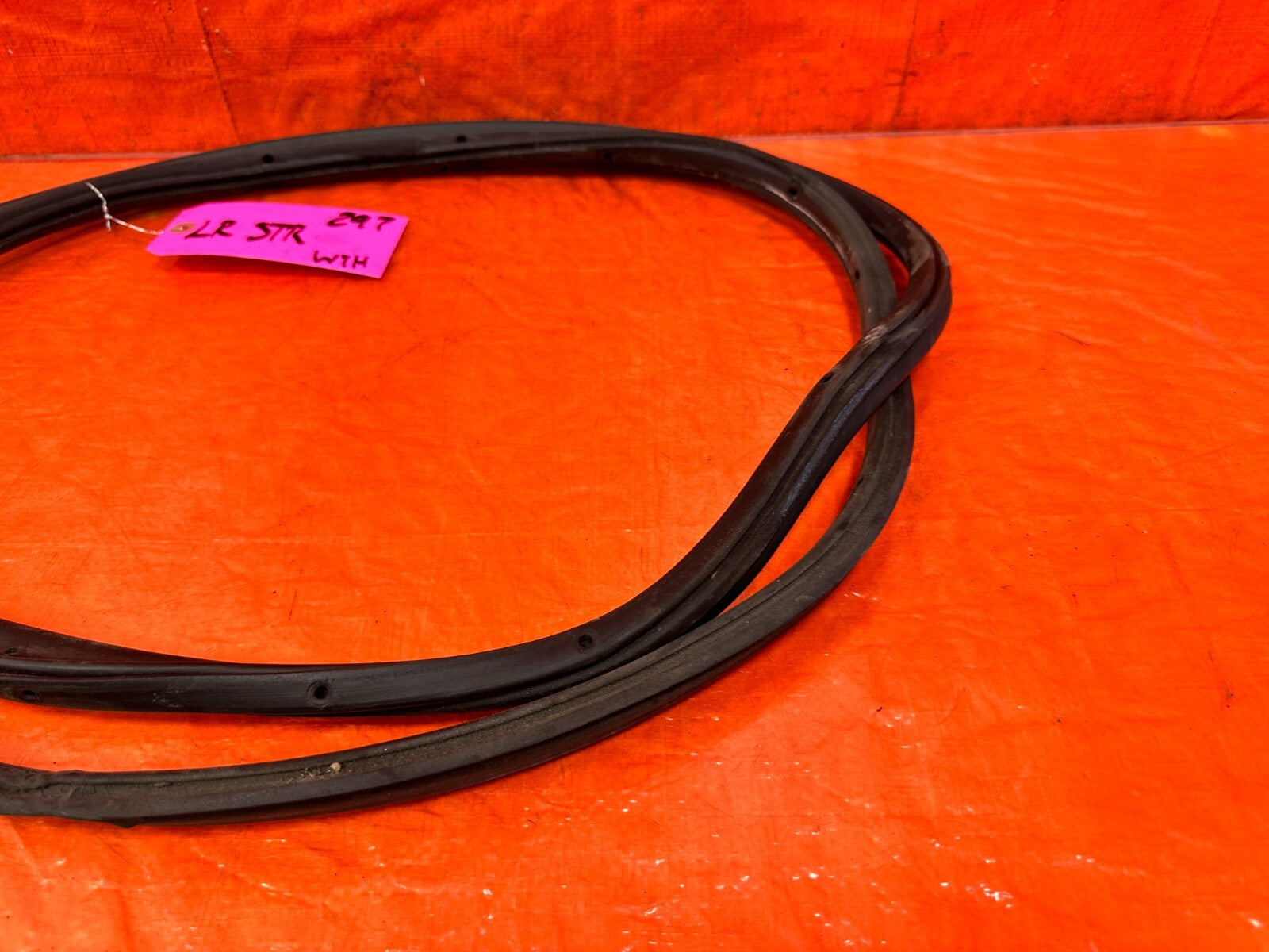 96 00 HONDA CIVIC SEDAN   DRIVER LEFT REAR   WEATHER STRIP SEAL GASKET OEM #2975