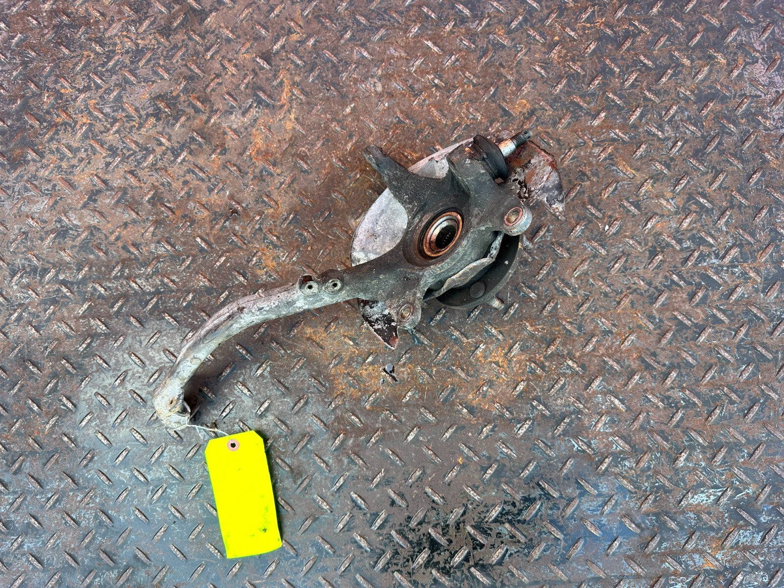 88 89 HONDA CRX   PASSENGER RIGHT FRONT SPINDLE KNUCKLE HUB   OEM FACTORY #2777