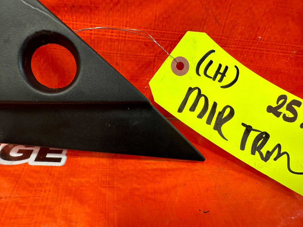 92 95 HONDA CIVIC DX   COUPE & HATCH   NON POWER LEFT MIRROR TRIM OEM 2573