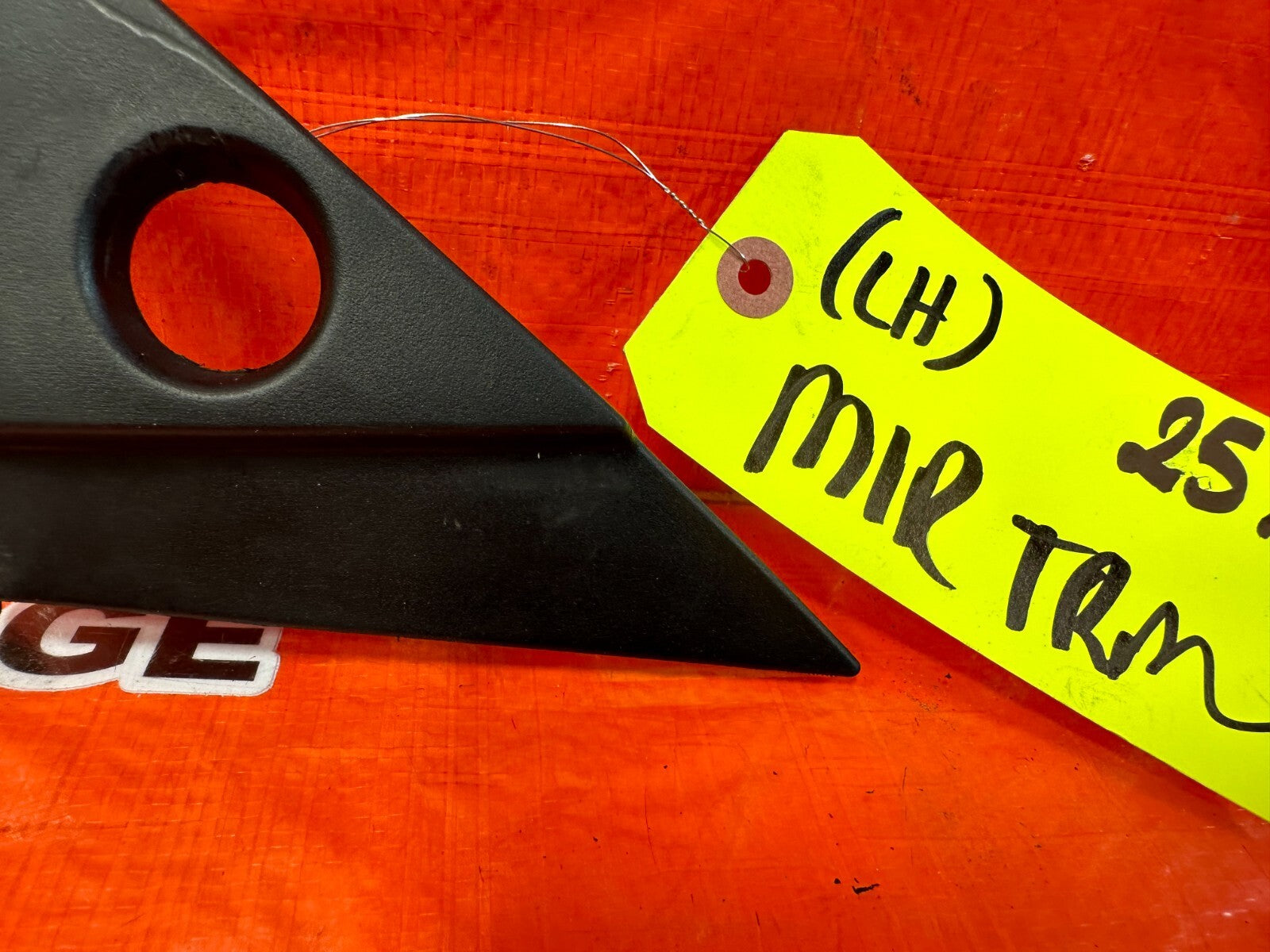 92 95 HONDA CIVIC DX   COUPE & HATCH   NON POWER LEFT MIRROR TRIM OEM 2573