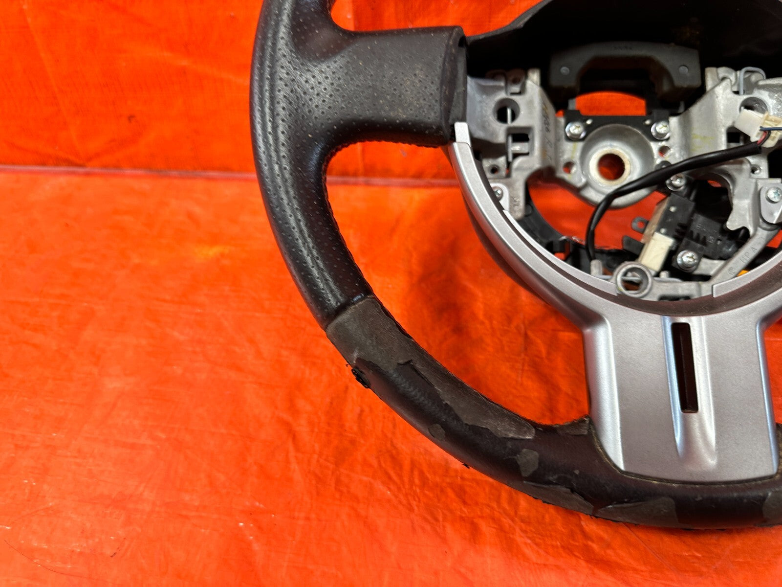 77 20 86 13 20 BRZ   STEERING WHEEL   BLACK LEATHER WRAP   OEM #2934