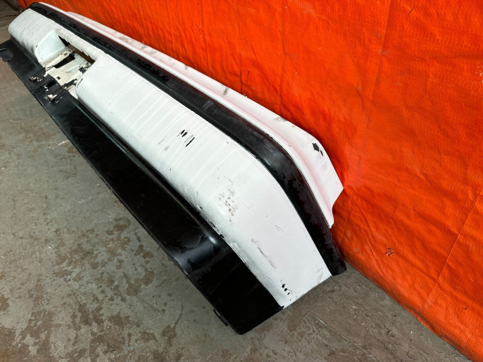 88 89 HONDA CRX   REAR BUMPER COVER   WHITE COLOR   OEM FACTORY #2433