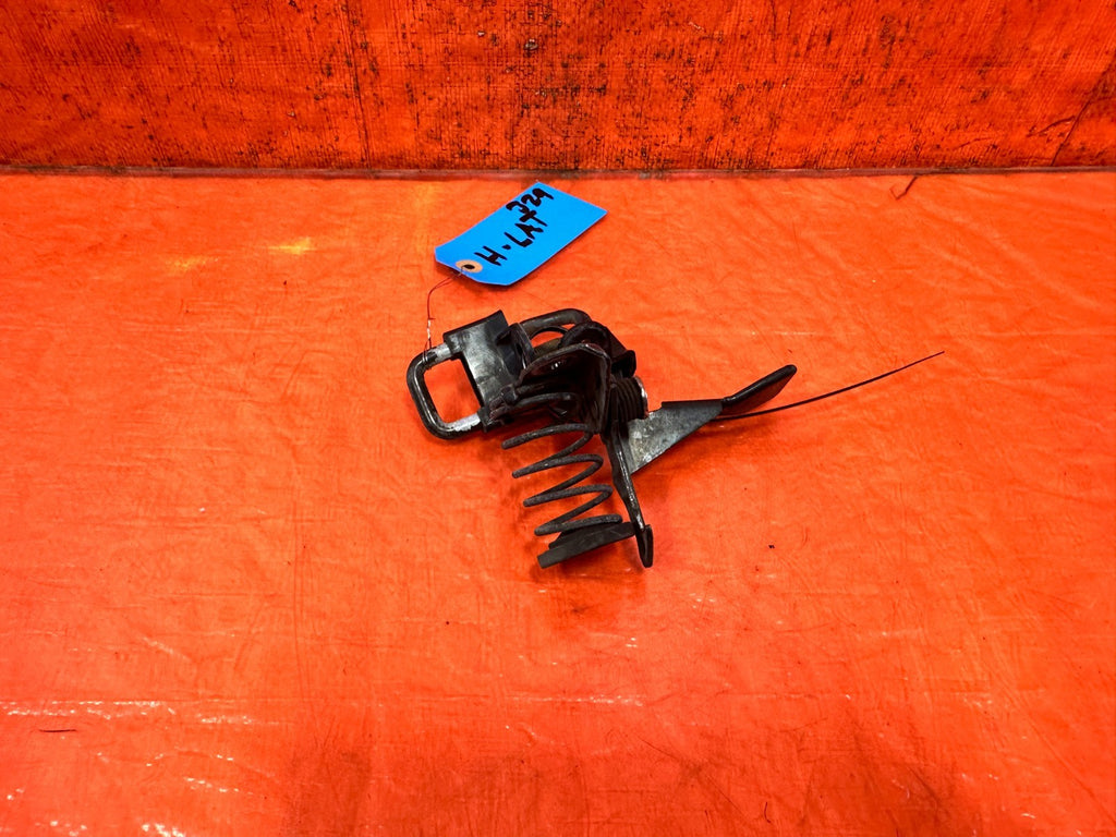 08 15 INFINITI G37 Q60 FRONT HOOD LATCH LOCK CATCH RELEASE WITH SPRING OEM #3292