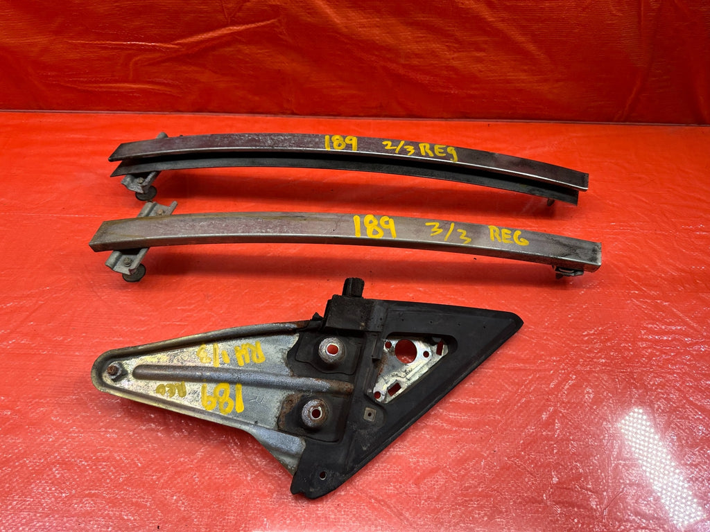 90 93 ACURA INTEGRA 2D   DOOR SASH & GUIDE WINDOW CHANNEL BRACKET SET RIGHT #1890