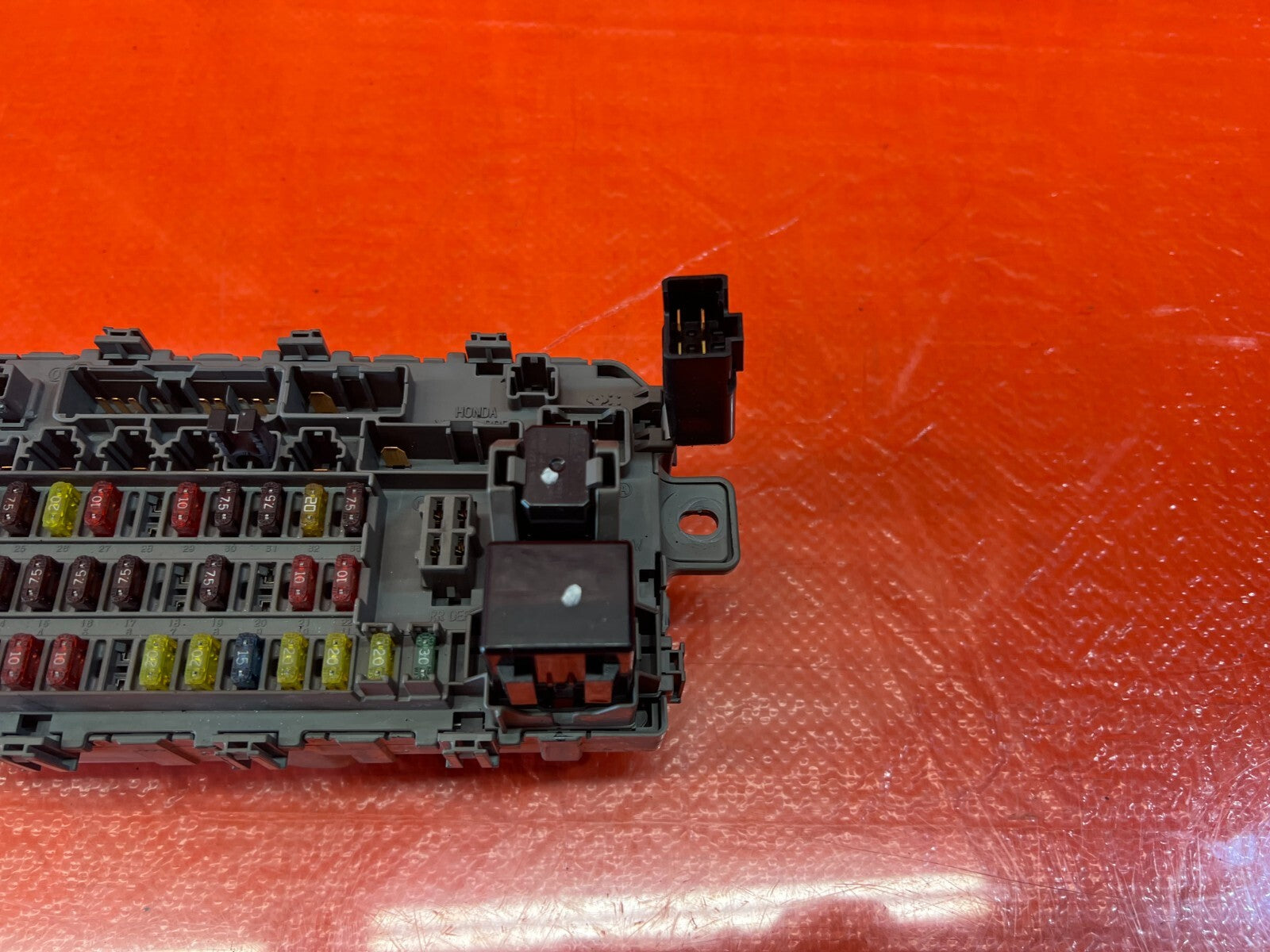 98 01 ACURA INTEGRA   INTERIOR CABIN FUSE JUNCTION BOX PANEL   OEM #1664