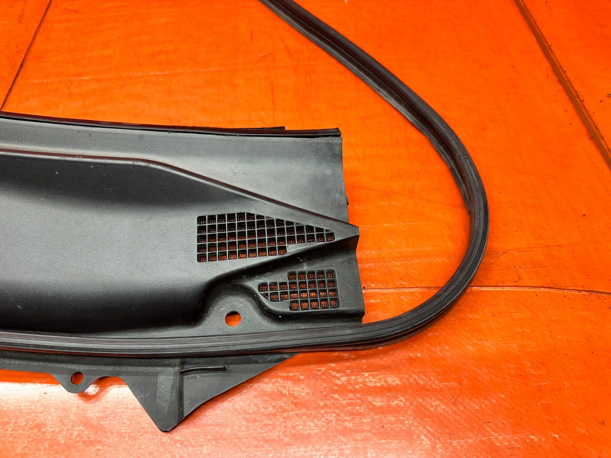 03-08 NISSAN 350Z PASSENGER RIGHT WINDSHIELD WIPER COWL TRIM PANEL OEM #3467