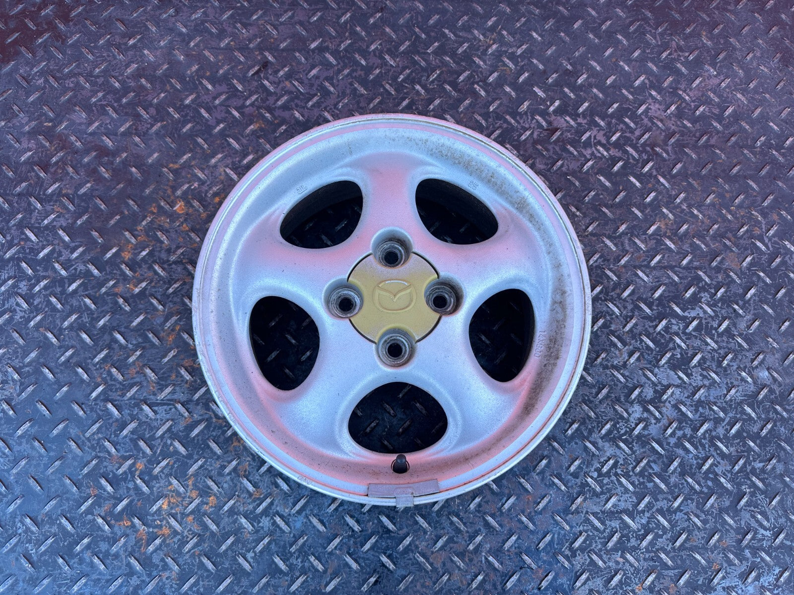 90 05 MAZDA MX 5 MIATA   5 SPOKE   14x6 +40MM FACTORY WHEEL RIM   OEM #267 34