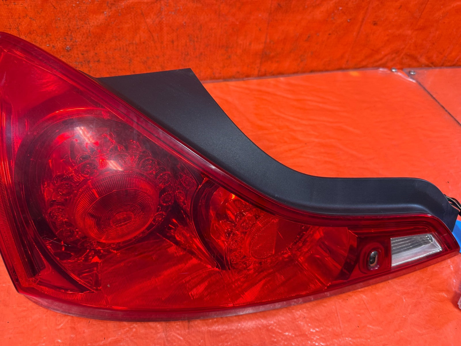 08 13 INFINITI G37 COUPE 2D DRIVER LEFT   TAIL LIGHT LAMP W/ HARNESS OEM 3284