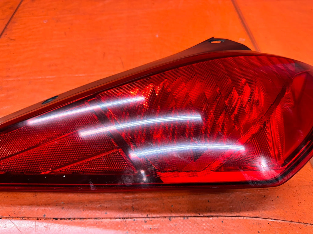 03-05 NISSAN 350Z 2D DRIVER LEFT REAR TAIL LIGHT LAMP ASSEMBLY OEM #3465