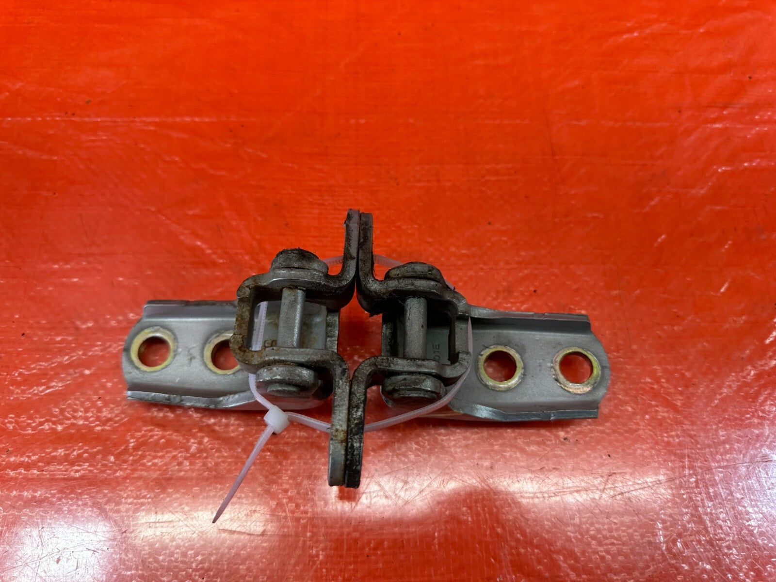 02 05 HONDA CIVIC SI EP3 HATCHBACK DOOR HINGE SET UPPER & LOWER RIGHT  OEM 2135