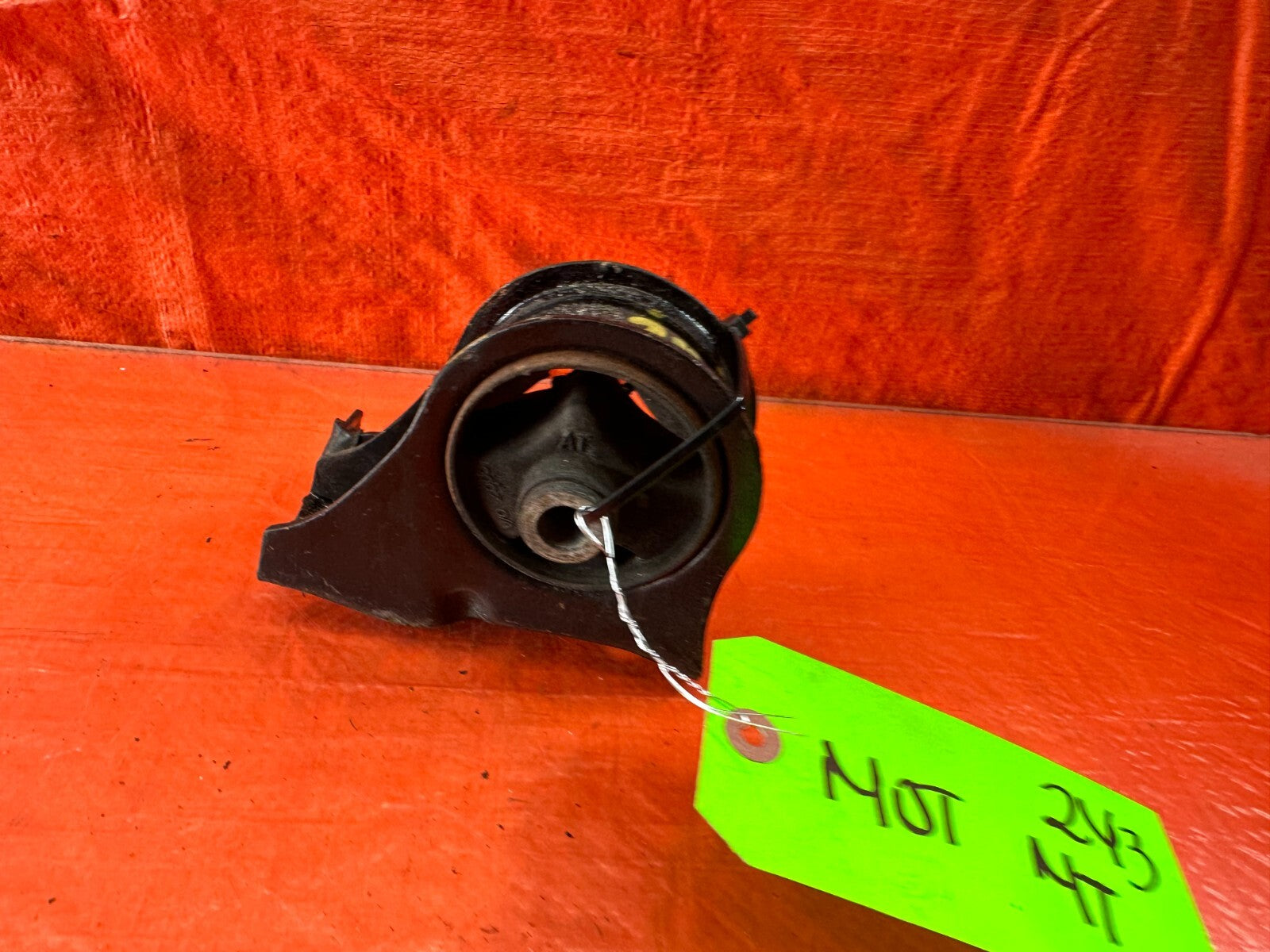 1989 89 HONDA CRX   REAR ENGINE TRANSMISSION MOUNT MOTOR MOUNT   OEM #2433