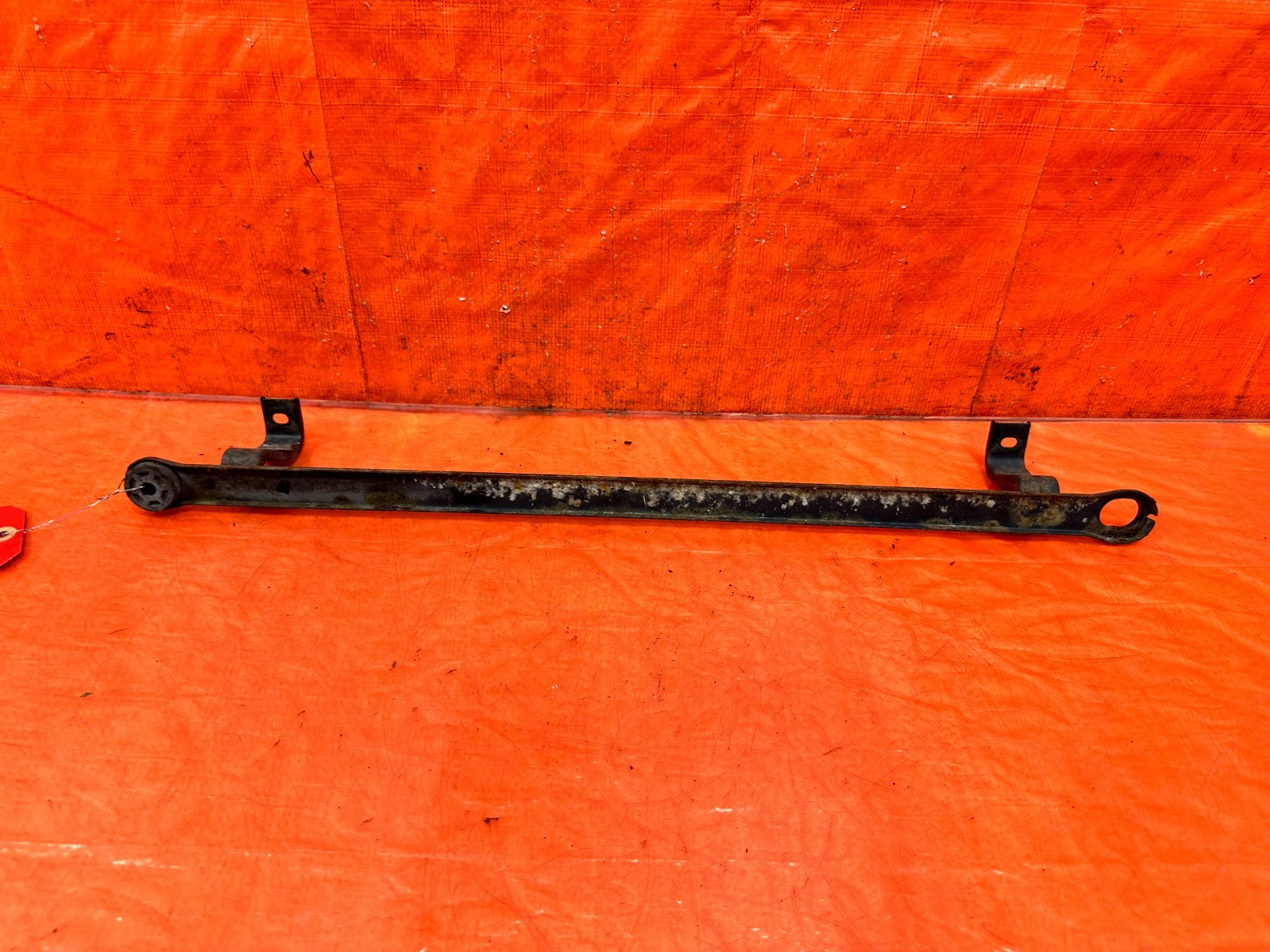 94 01 ACURA INTEGRA   AC CONDENSER ASSEMBLY MOUNTING BRACKET BAR MOUNT OEM #3091