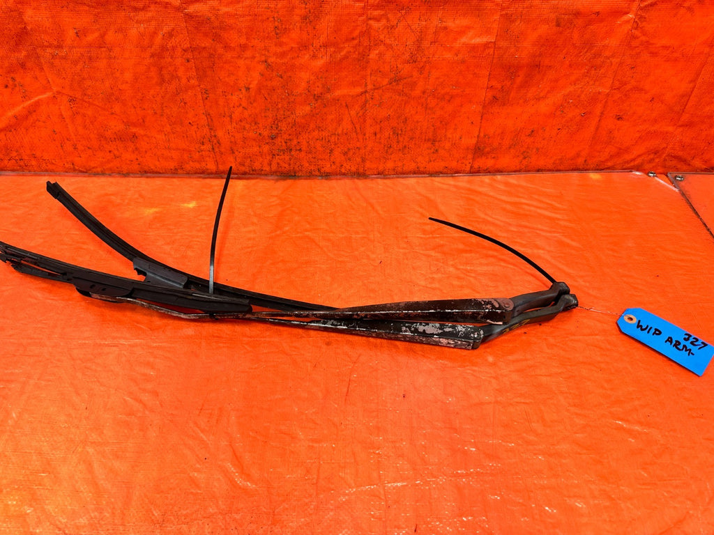 92 95 HONDA CIVIC   LEFT & RIGHT WINDSHIELD WIPER ARMS   OEM #3270