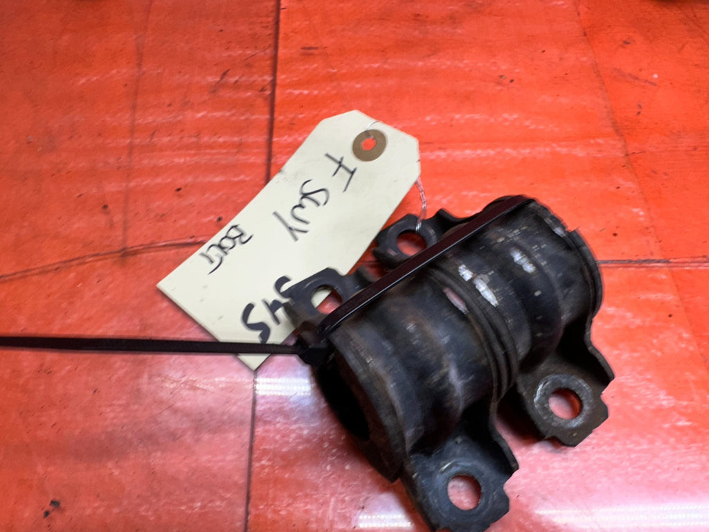 14-15 INFINITI Q50 3.7L AWD FRONT SUSPENSION SWAY STABILIZER BAR MOUNT BRACKETS7