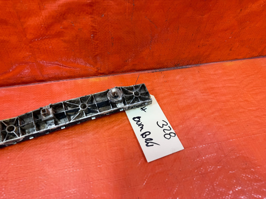 08 15 INFINITI G37 & Q60 COUPE LEFT REAR BUMPER BRACKET CLIP SPACER RETAINER 3288