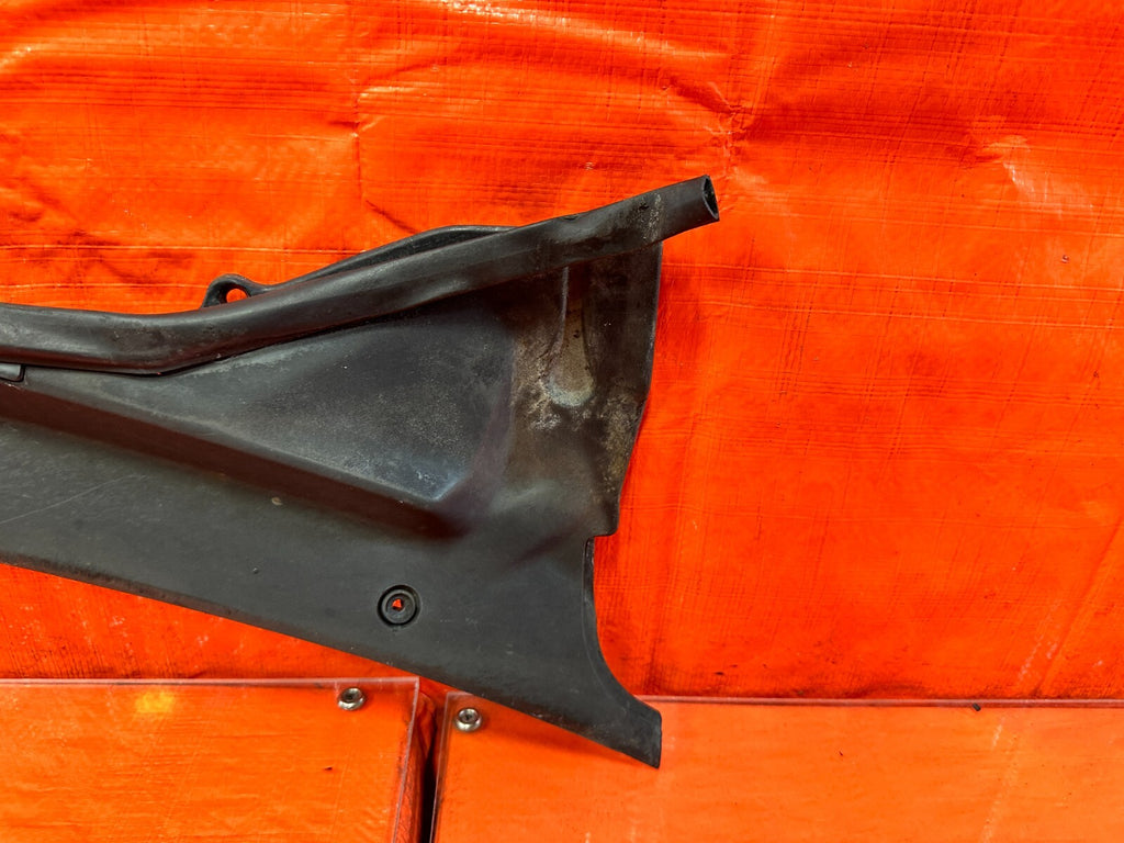 93 97 HONDA DEL SOL  WINDSHIELD WIPER COWL TRIM PLASTIC   OEM FACTORY #2945