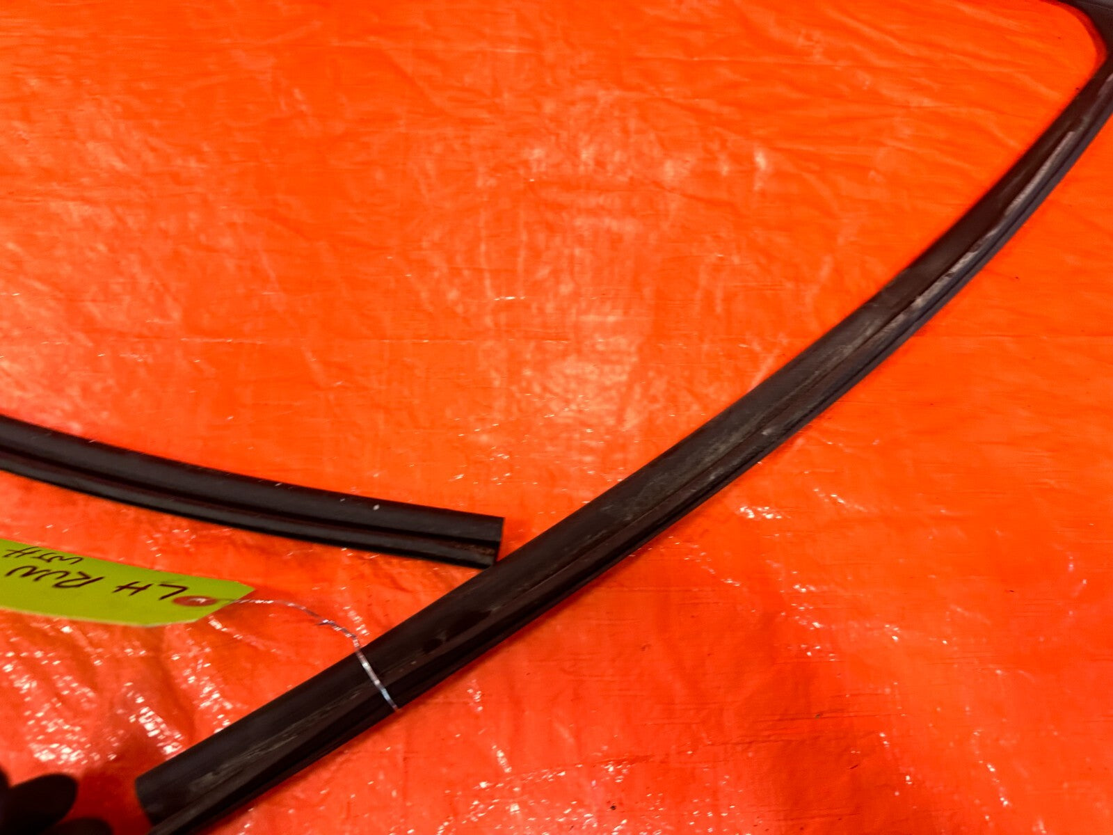12 15 HONDA CIVIC SI 2D COUPE DRIVER LEFT FRONT WINDOW GLASS RUN CHANNEL OEM 2695