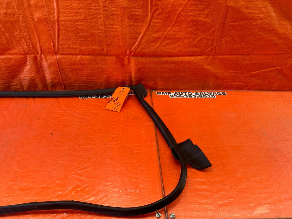 07 09 LEXUS ES350   DRIVER LEFT REAR WEATHER STRIP TRIM SEAL GASKET OEM 2444