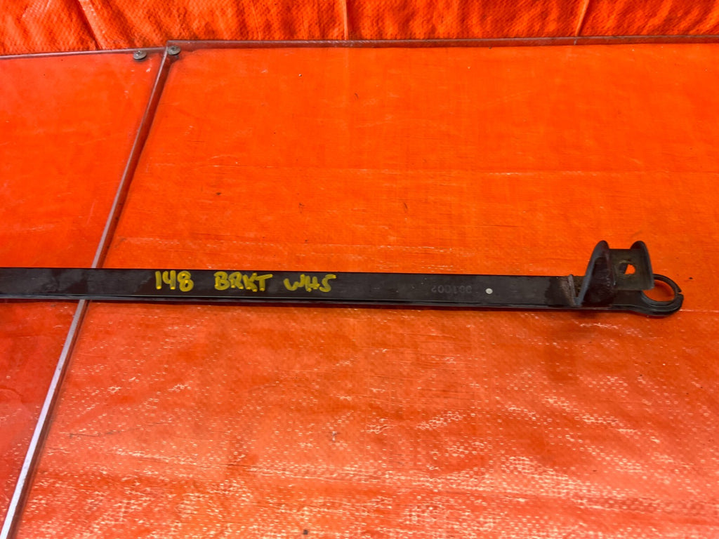94 01 ACURA INTEGRA   AC CONDENSER ASSEMBLY MOUNTING BRACKET BAR MOUNT OEM #1484