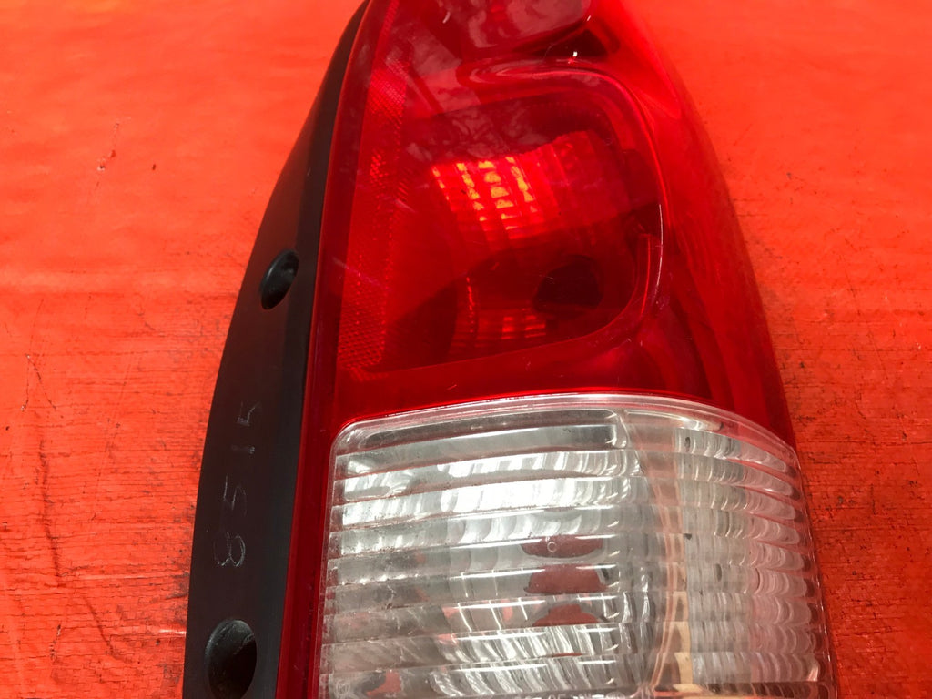 OEM 2005 2006 2007 BUICK TERRAZA PASSENGER RIGHT TAIL LIGHT LAMP 05 06 072