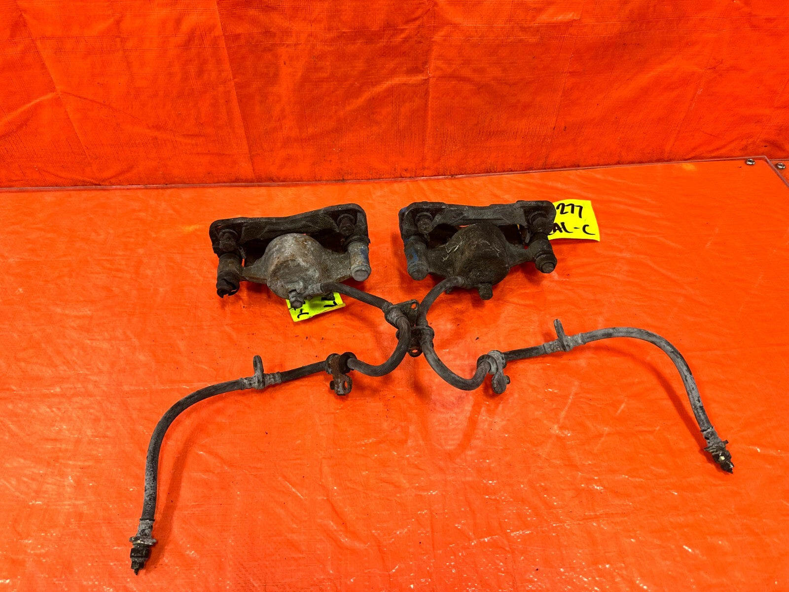 88 89 HONDA CRX DX SI   FRONT BRAKE CALIPERS   LEFT RIGHT CALIPER SET    OEM 27717
