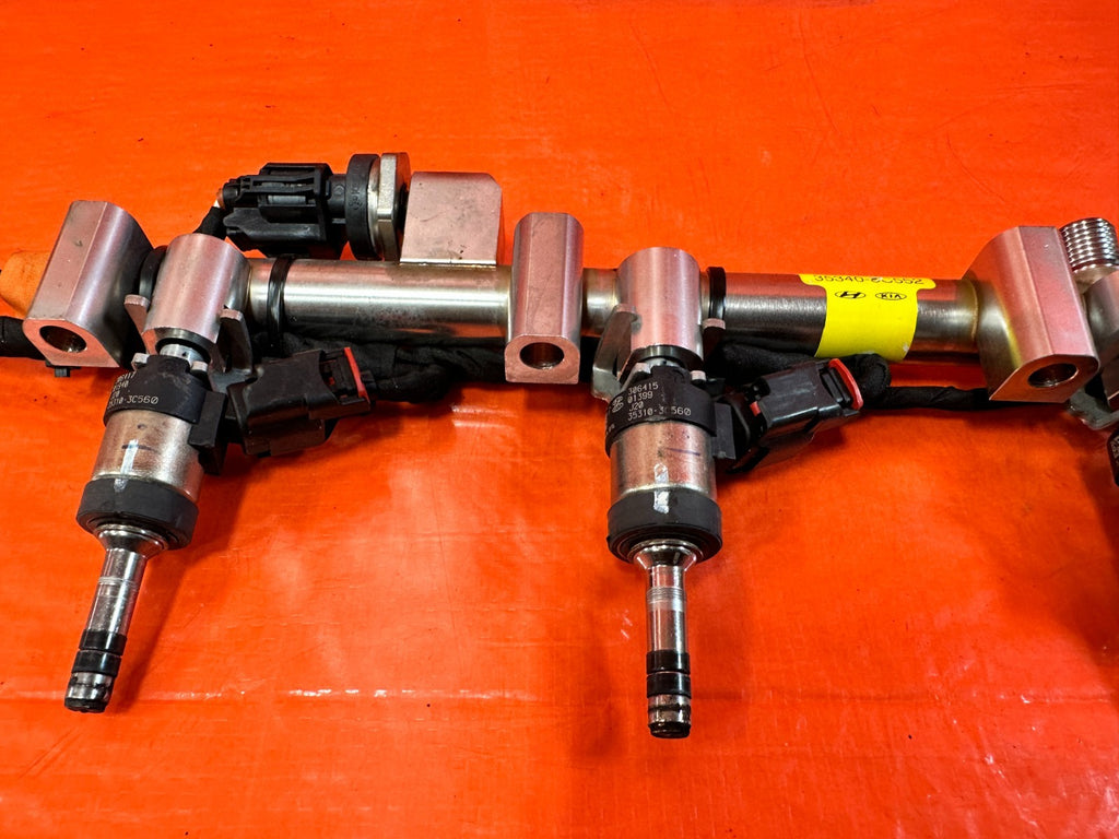 13 16 HYUNDAI GENESIS COUPE 3.8L   G6DJ   LEFT & RIGHT FUEL RAIL FUEL INJECTORS3
