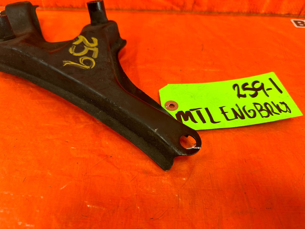 97 01 HONDA PRELUDE   LEFT   FRONT SUB FRAME STEERING RACK BRACKET STIFFENER 2595