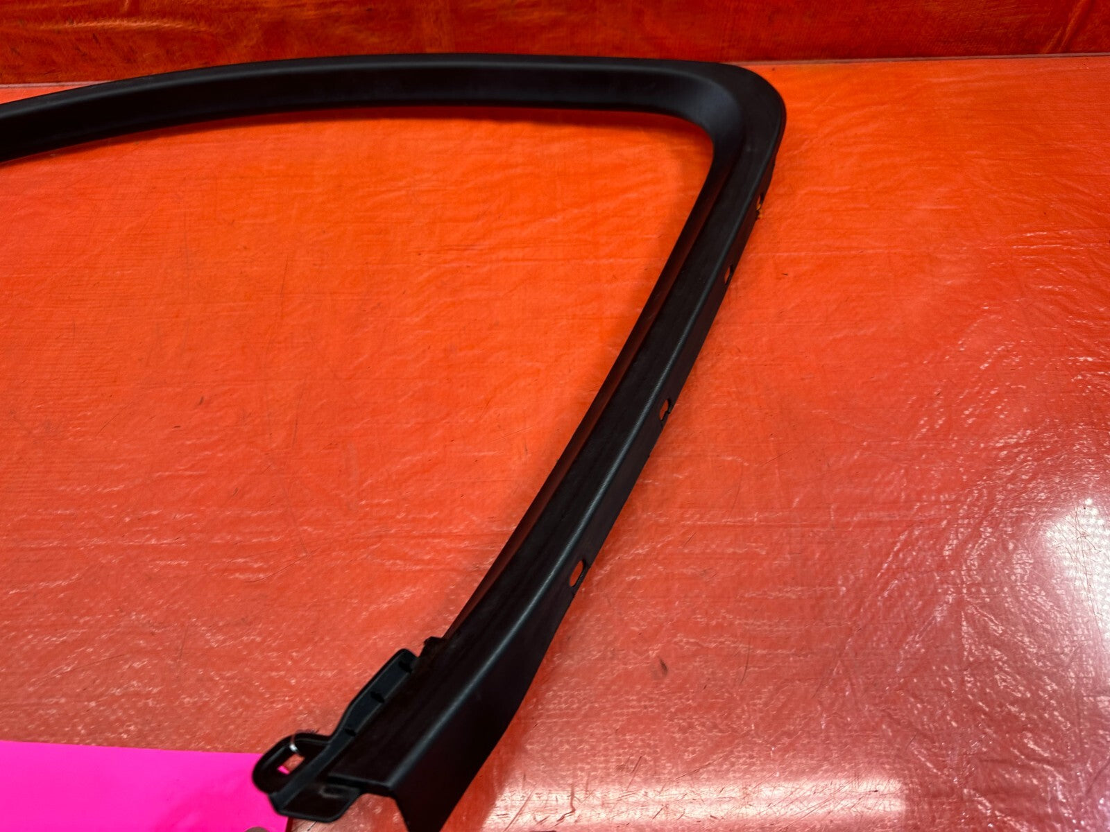 04 08 ACURA TL   PASSENGER RIGHT FRONT   INTERIOR UPPER GLASS DOOR TRIM OEM 2342