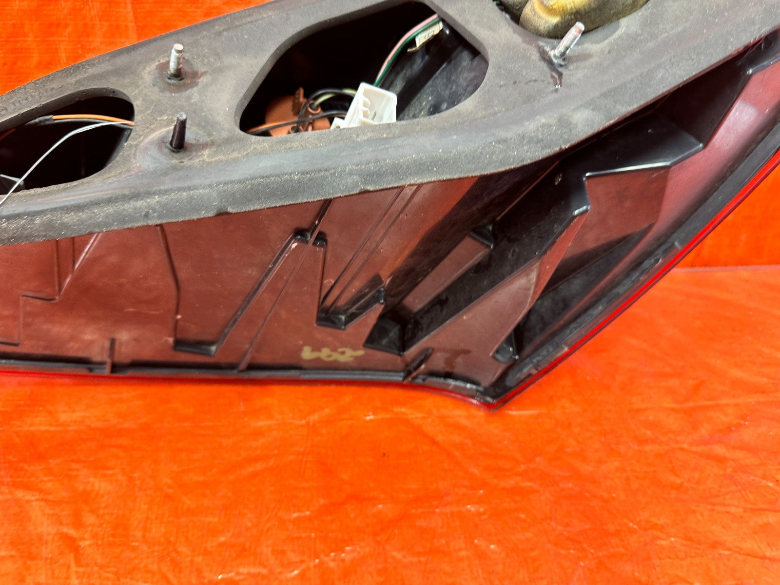 13 16 HYUNDAI GENESIS COUPE   DRIVER LEFT TAIL LIGHT LAMP   OEM FACTORY #29912