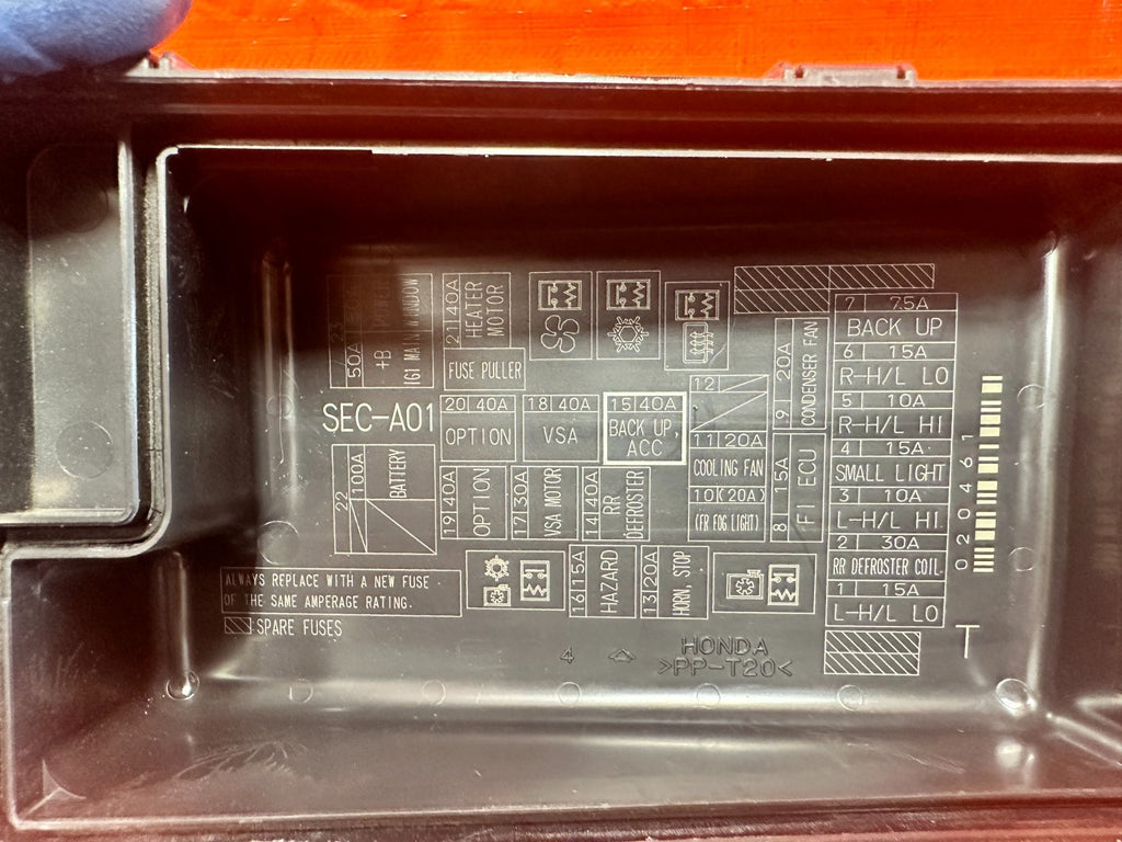 2005 05 ACURA TSX   EXTERIOR / ENGINE BAY   FUSE BOX PANEL   OEM FACTORY #3044