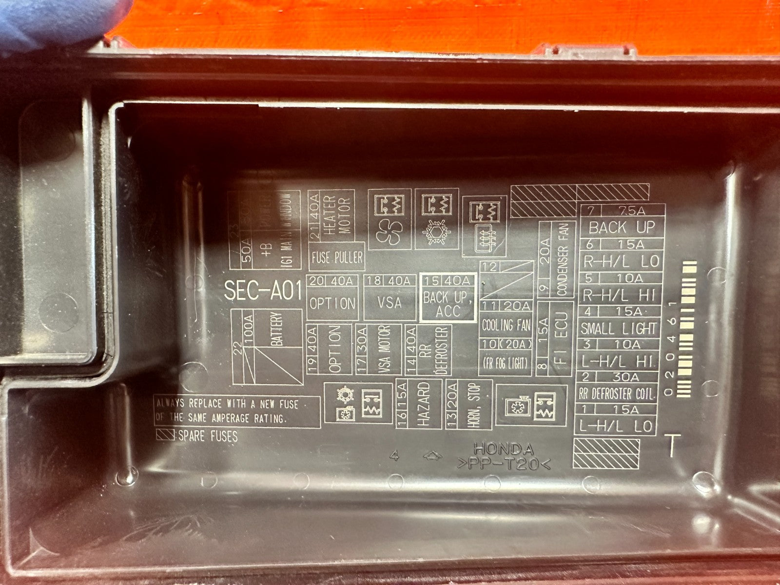 2005 05 ACURA TSX   EXTERIOR / ENGINE BAY   FUSE BOX PANEL   OEM FACTORY #3044