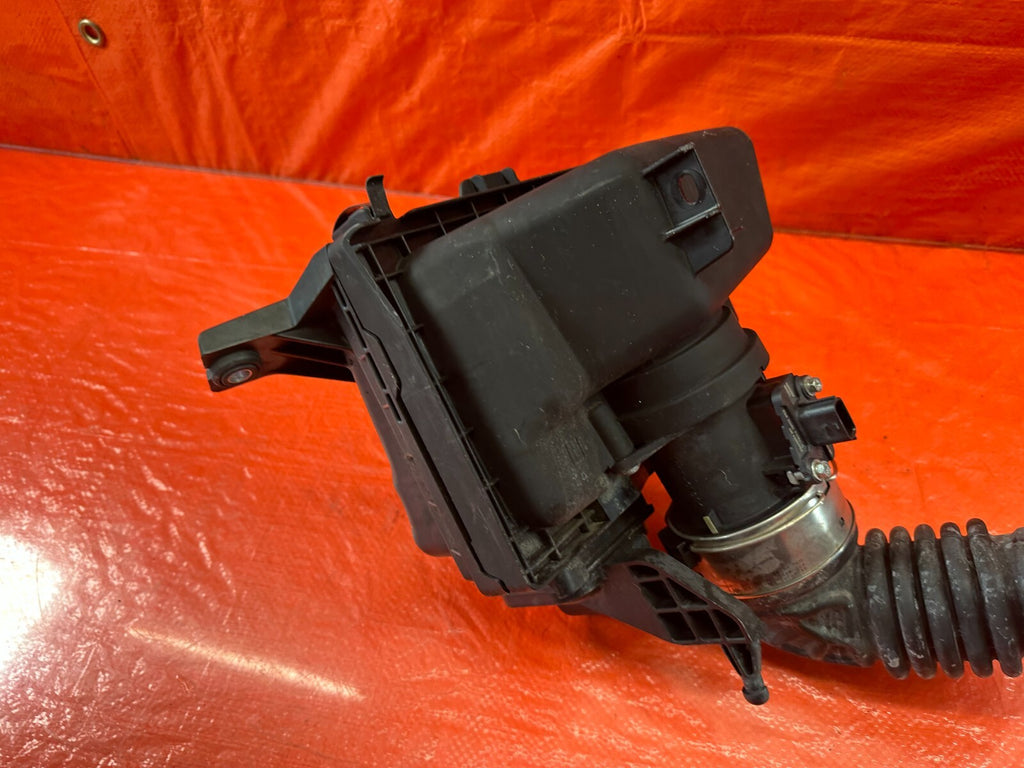 16 20 INFINITI Q50 Q60 3.0L COMPLETE AIR INTAKE HOUSING W/ INLET DUCT ARM LEFT L6