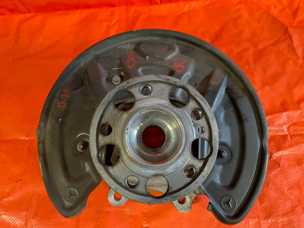15 20 MERCEDES BENZ C300 W205 4MATIC   DRIVER LEFT REAR SPINDLE KNUCKLE HUB OEM3