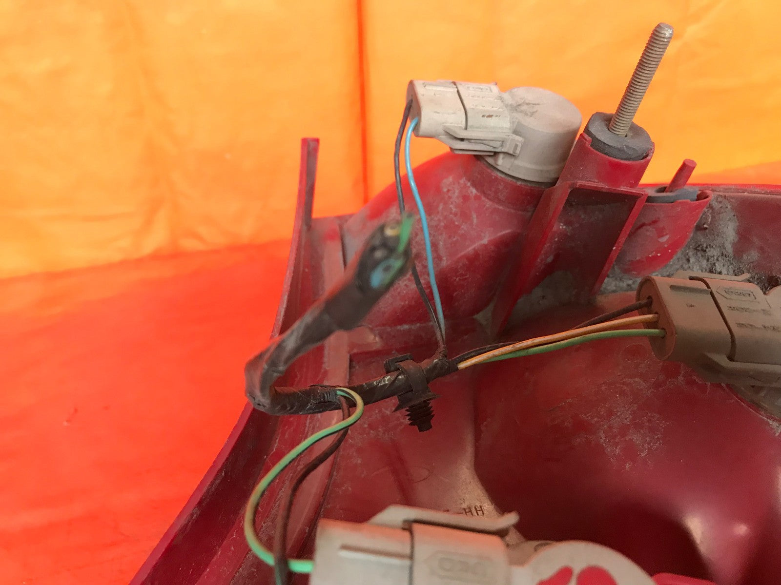 OEM 2005 2006 2007 FORD FOCUS SEDAN DRIVER LEFT TAIL LIGHT LAMP 05 06 078