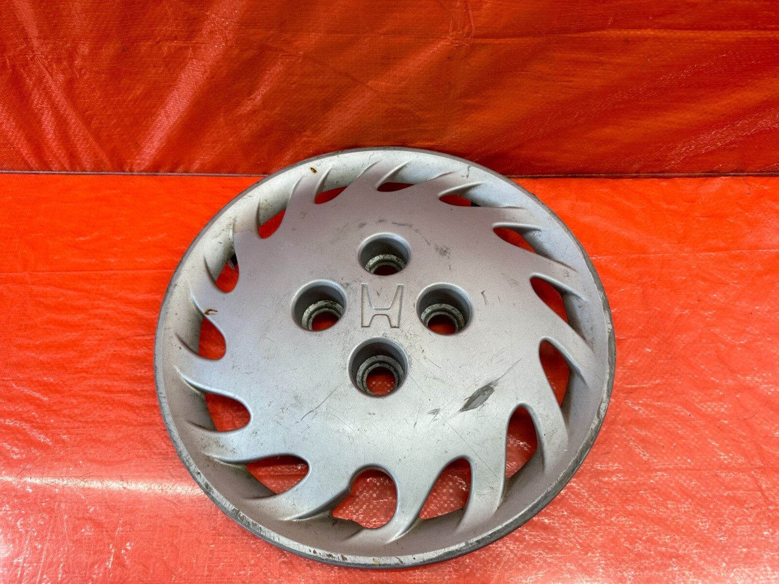 92 95 HONDA CIVIC   FACTORY WHEEL HUB CAP WHEEL PLASTIC COVER   OEM FACTORY OE 15