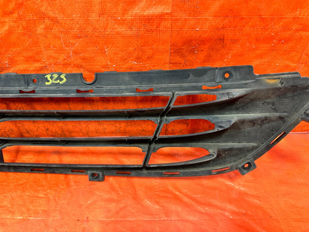 16 HYUNDAI GENESIS COUPE LOWER FRONT BUMPER GRILLE INSERT TRIM PLASTIC OEM 3257