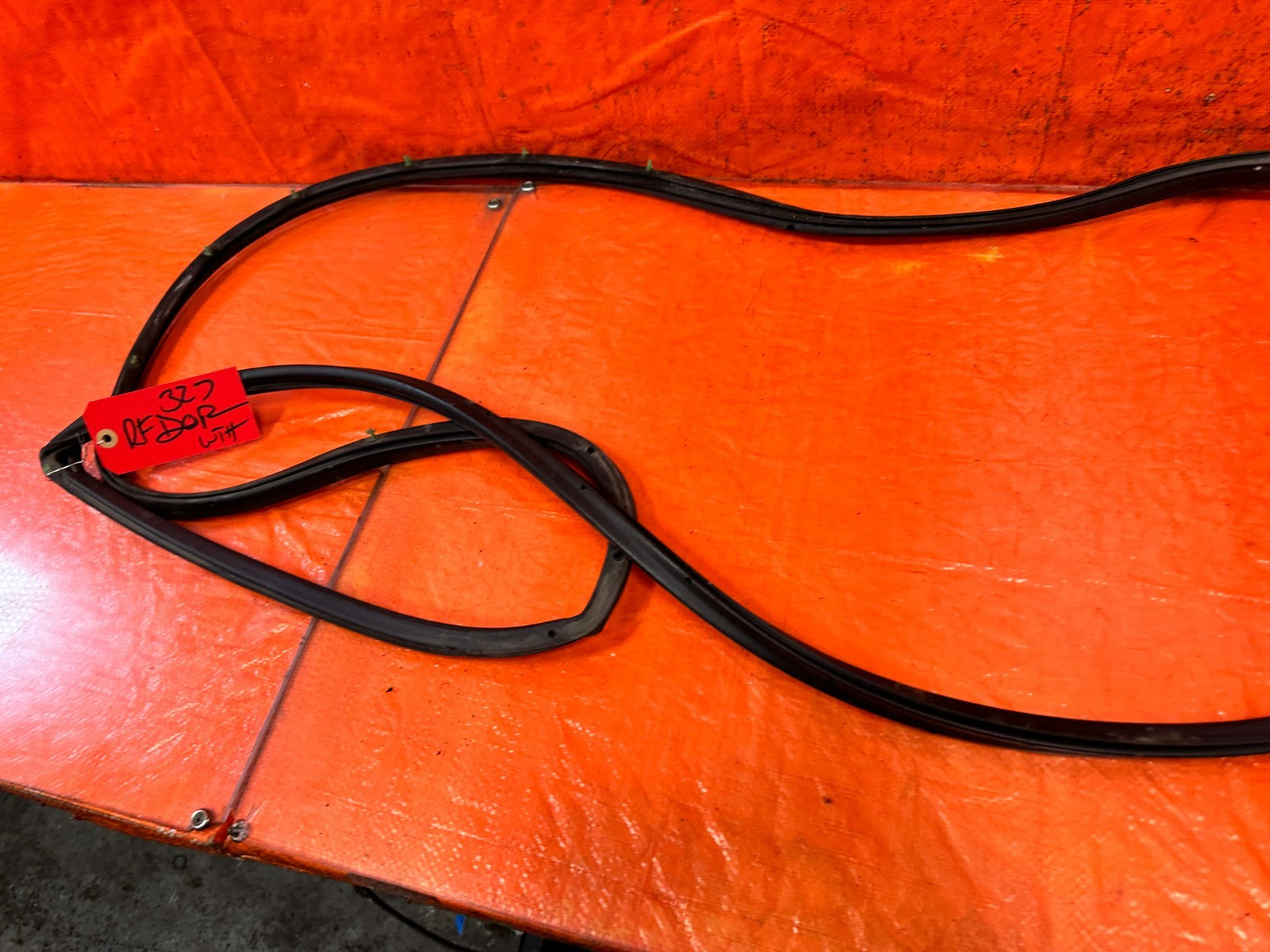 92 95 HONDA CIVIC   2D COUPE   RIGHT FRONT   DOOR WEATHER STRIP   OEM #3275