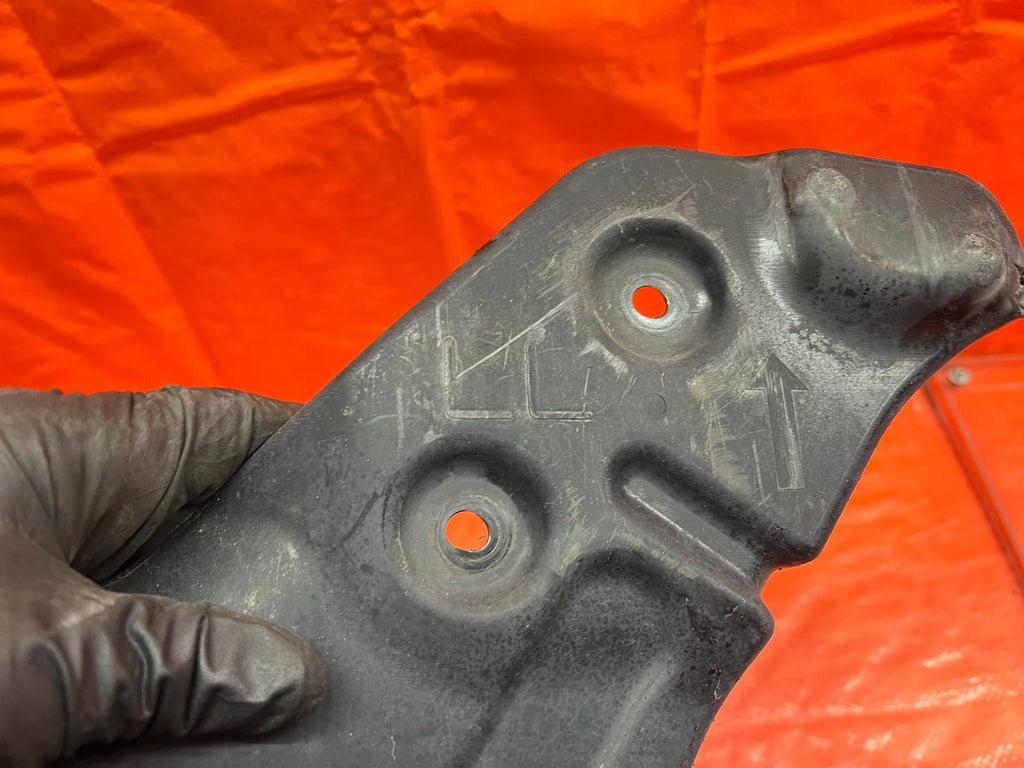 08 10 INFINITI G37 2D COUPE   SPLASH SHIELD REAR UNDER COVER RIGHT   OEM #1698