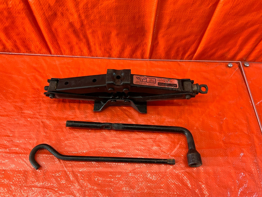 96 00 HONDA CIVIC SPARE TIRE TOOL KIT EMERGENCY JACK HANDLE TIRE LUG WRENCH SET 0