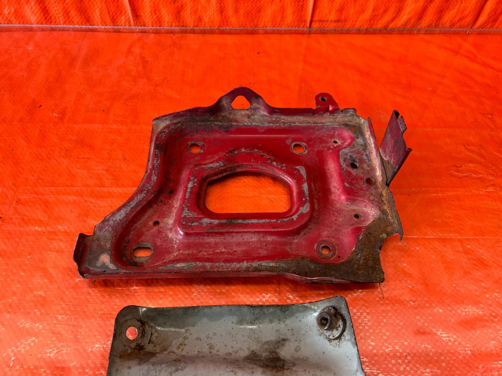 97 99 HONDA PRELUDE   BATTERY TRAY MOUNTING BRACKET   OEM FACTORY #1204