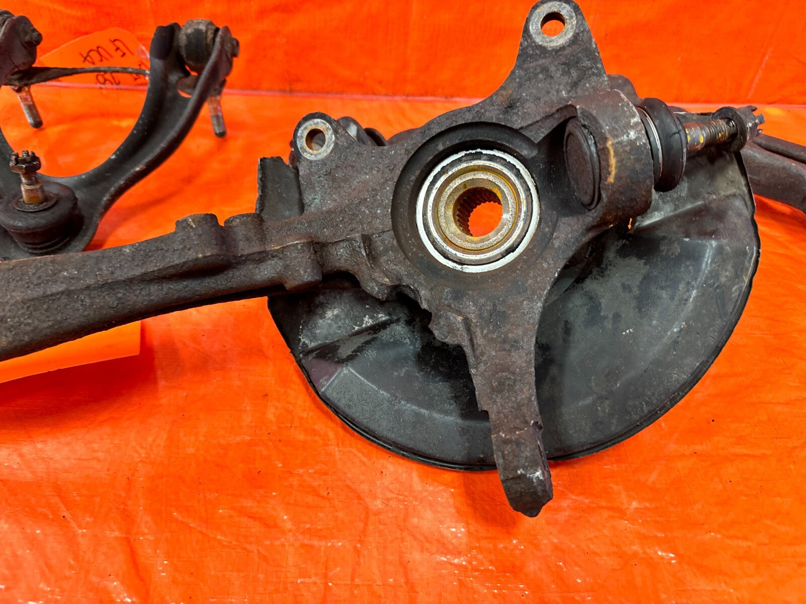 94 01 ACURA INTEGRA DRIVER LEFT FRONT SPINDLE KNUCKLE HUB & LOWER CONTROL ARM 8114
