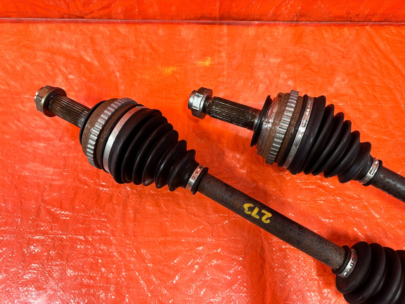 92 96 HONDA PRELUDE   H22 H22A   LEFT AND RIGHT   AXLES DRIVESHAFTS   OEM 27913