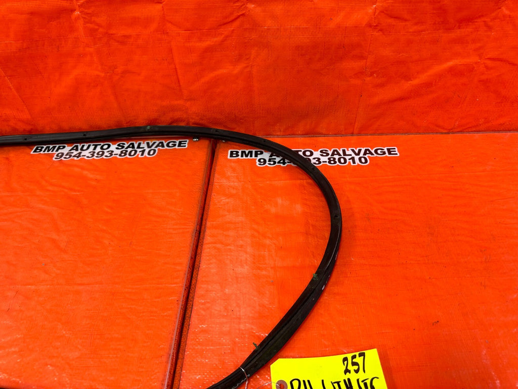 92 95 HONDA CIVIC 2D COUPE CHASSIS 2 DOOR OPEN TRIM WEATHER STRIP LEFT FRONT 2573