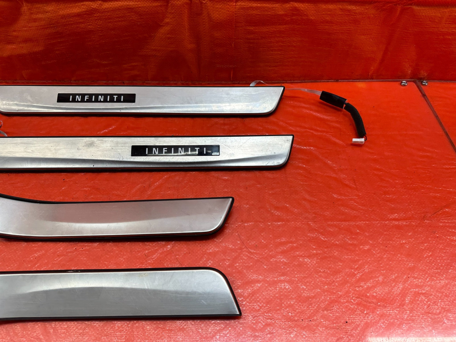 16 20 INFINITI Q50   ILLUMINATING FLOOR PILLAR SCUFF PLATE SET   OEM FACTORY 2156
