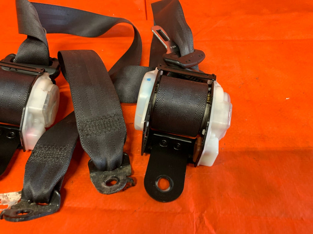 OEM 2003 03 ACURA RSX TYPE S   REAR SEAT BELT SET DRIVER LEFT PASSENGER RIGHT 1